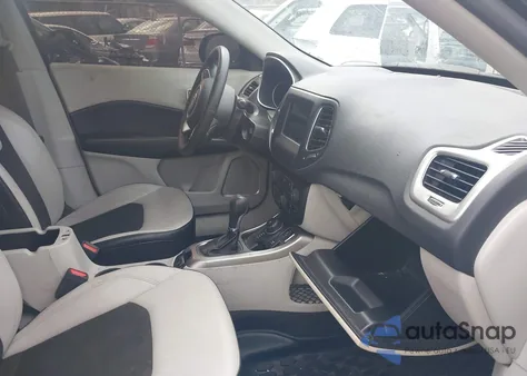 2021 Jeep Compass Latitude 4X4 из США, поврежденный, VIN 3C4NJDBB6MT540616